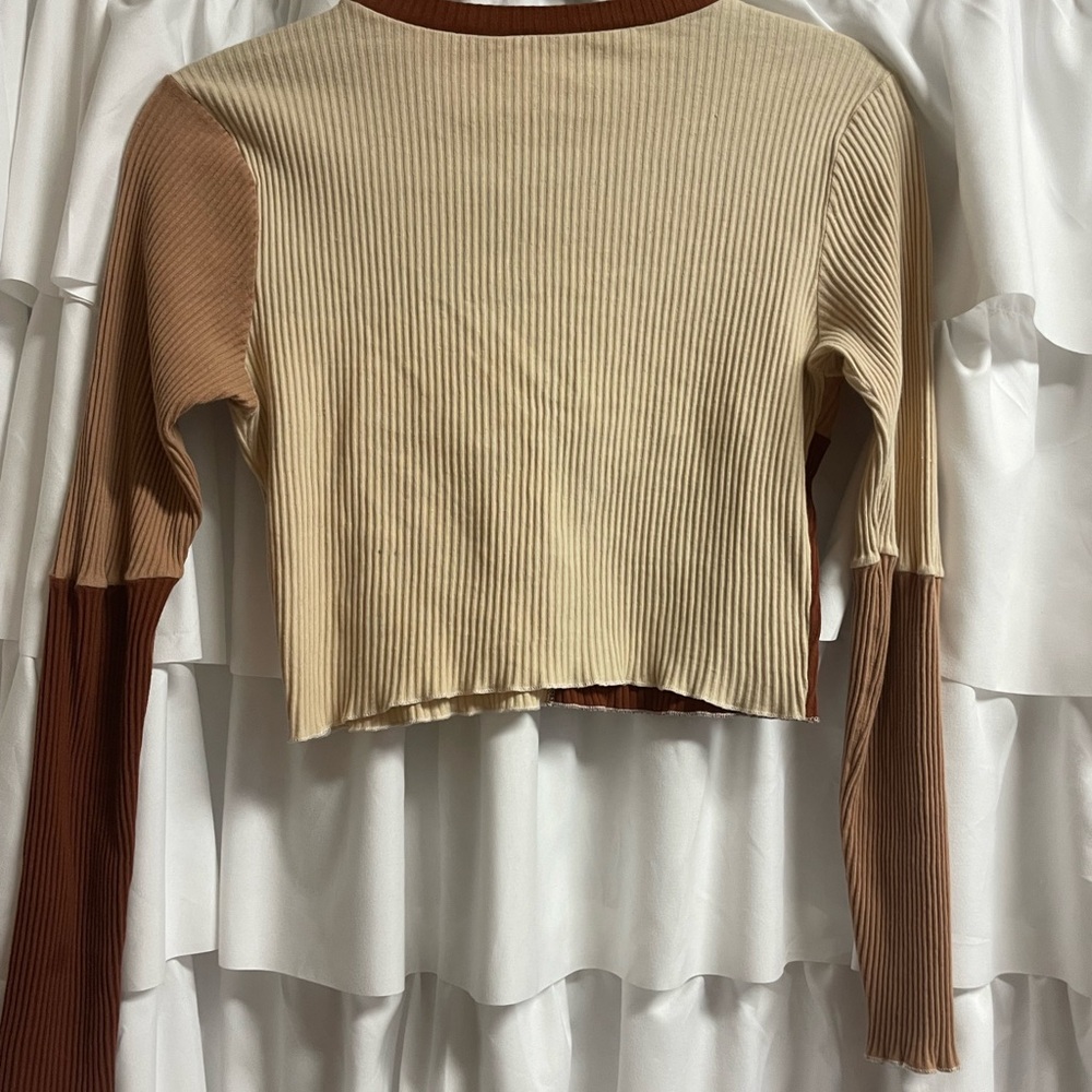 Colorblock Ribbed Long Sleeve Top - Picture 2 of 4